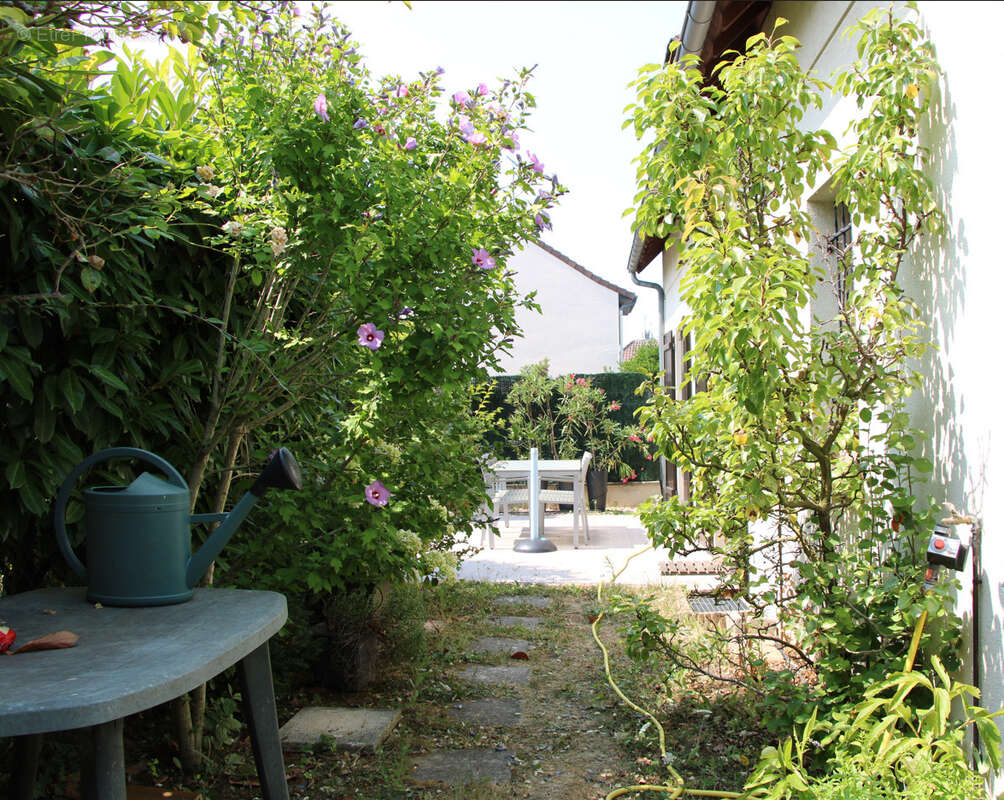 Maison familiale individuelle à 15 minutes à pied de la gare - photo 6