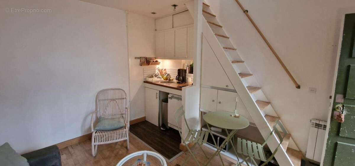 Appartement à PARIS-14E