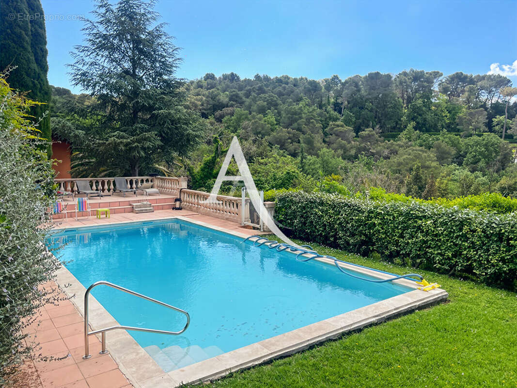 Maison à MOUGINS