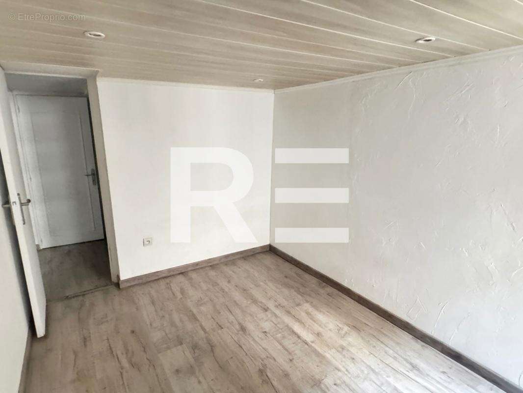Appartement T3 49M2 au Coeur de la ville de NIMES - photo 4