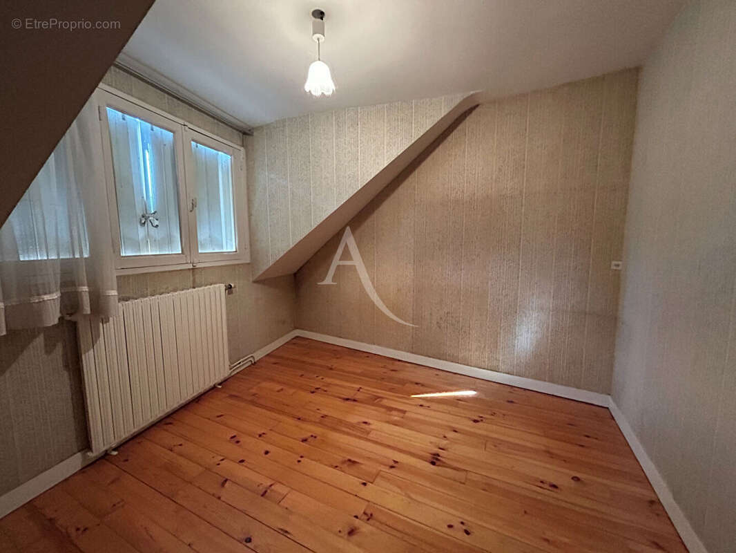 Maison à CHATEAU-GONTIER