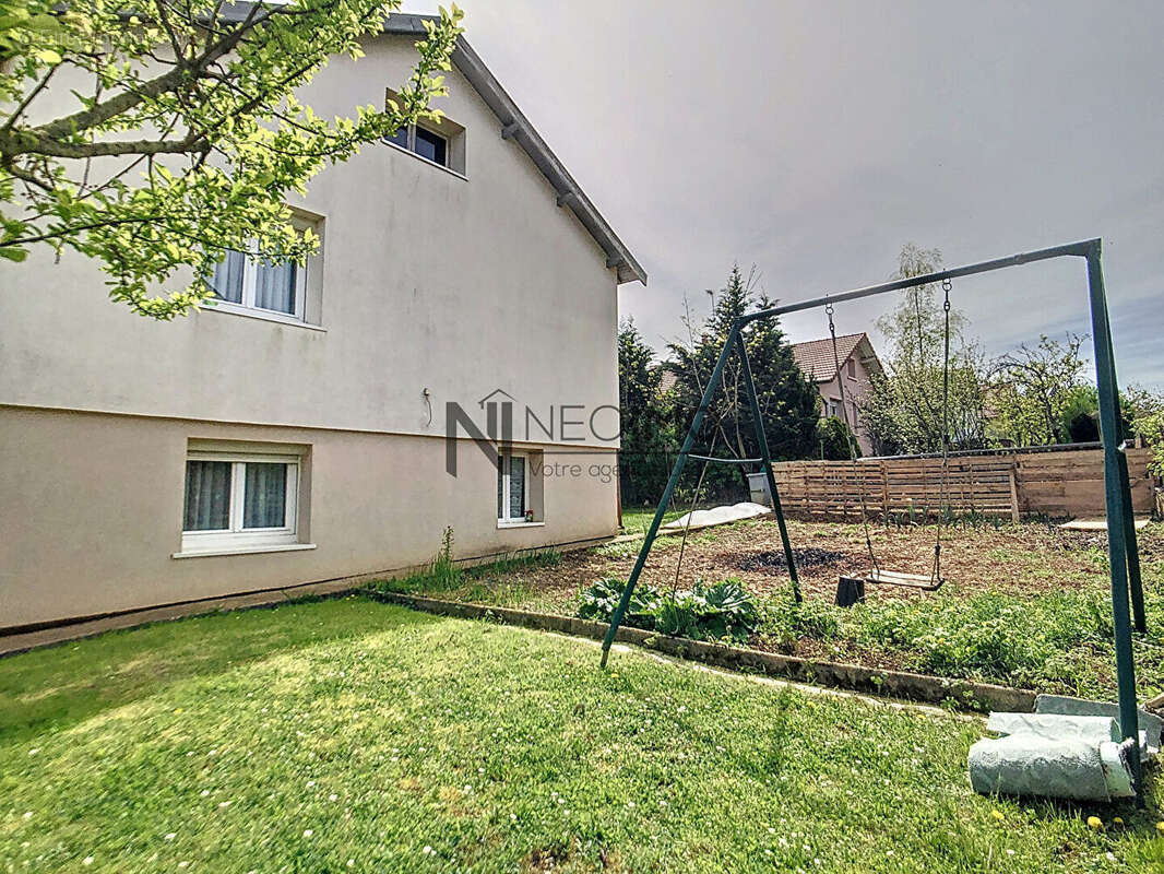 Maison à NEUFCHATEAU