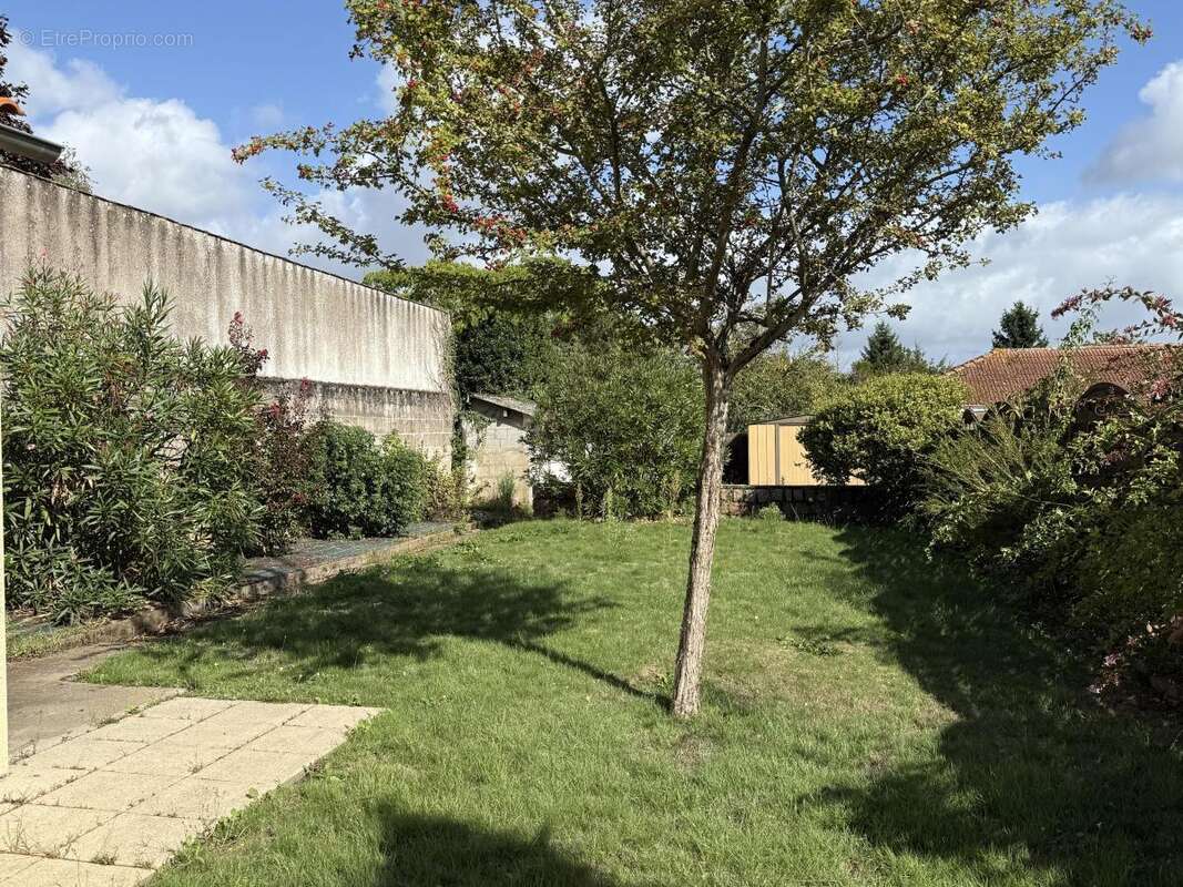 Maison 93 m² à Cholet  - photo 4