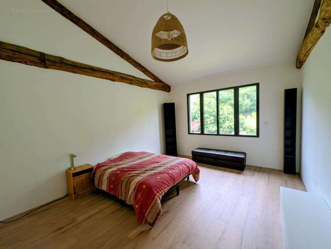 Maison de ville de caractère à fort potentiel - photo 8
