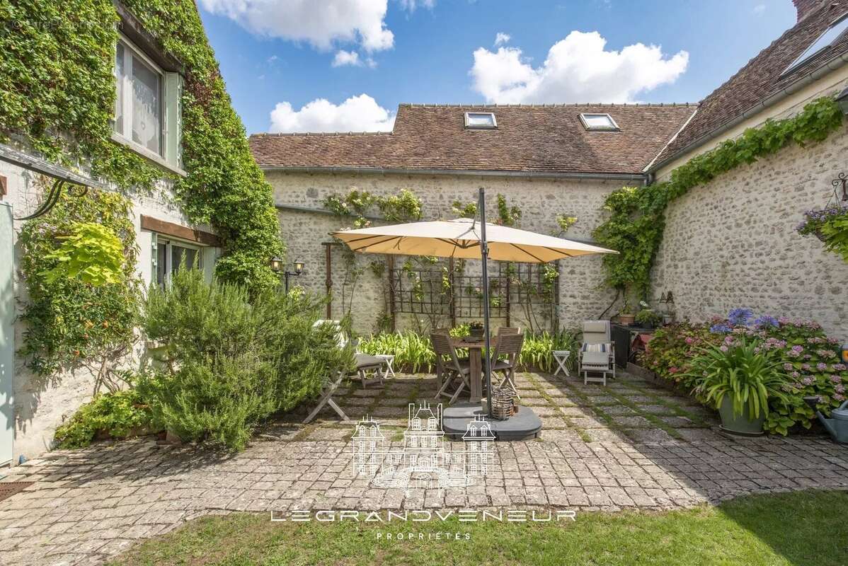 Maison à FONTAINEBLEAU