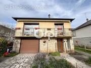 Maison à SAINT-PANTALEON-DE-LARCHE