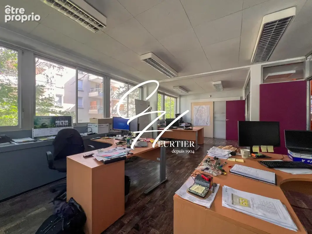 Commerce 214 m² à Grenoble  - photo 4