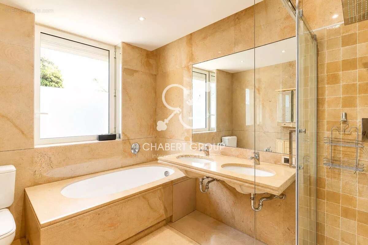 Nice - cap de nice - villa - 8 pièces - 300 m² - vue mer panoramique - jardin, terrasses & balcon - piscine & jacuzzi - appartem - photo 14