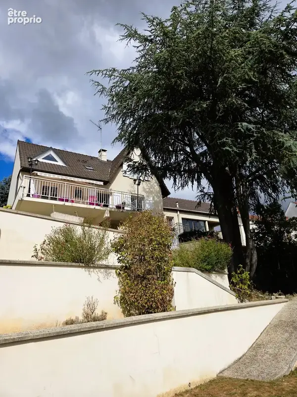 Maison individuelle de 7 pièces de 146m2 + sous sol total sur 548m2 de terrain - photo 3
