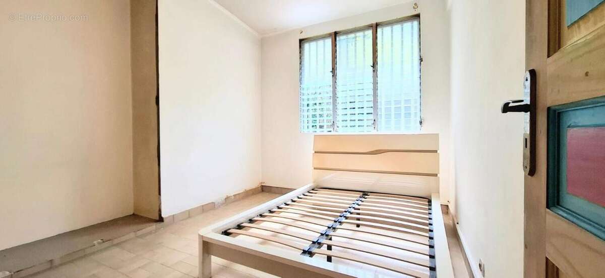 Maison à LES ABYMES