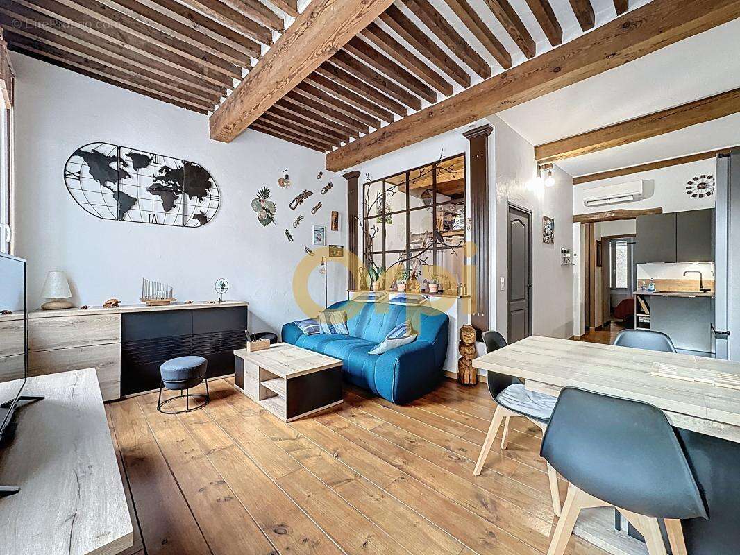 Appartement à ROQUEBRUNE-SUR-ARGENS