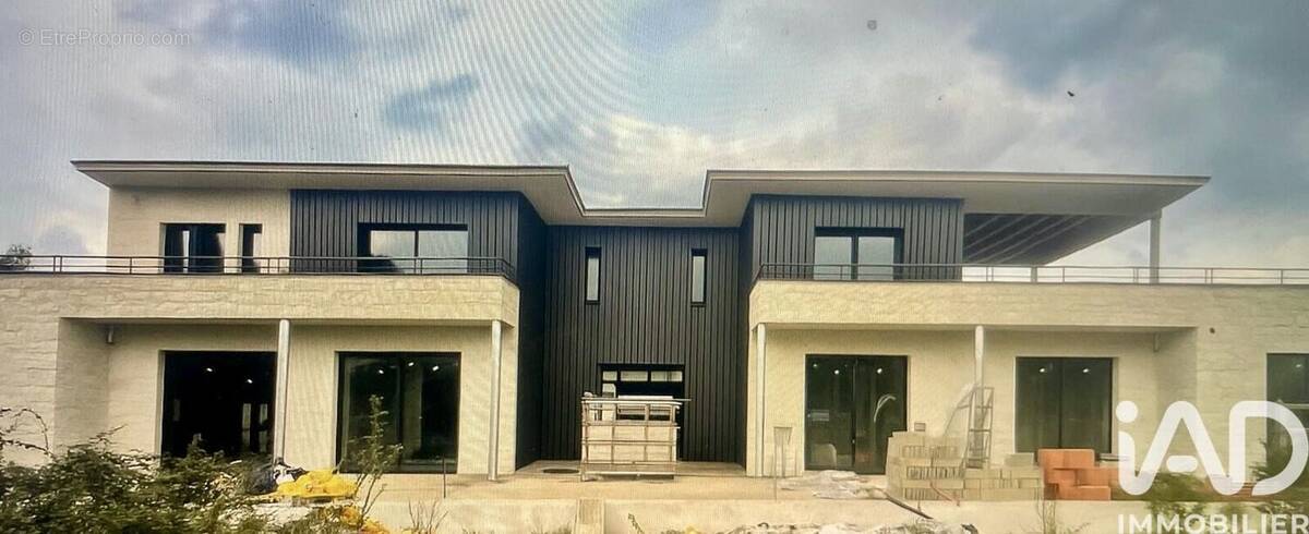 Photo 1 - Maison à NIMES