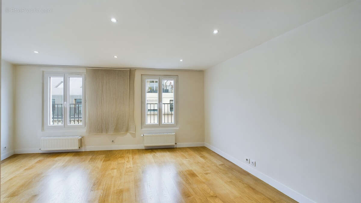 Appartement à PARIS-2E