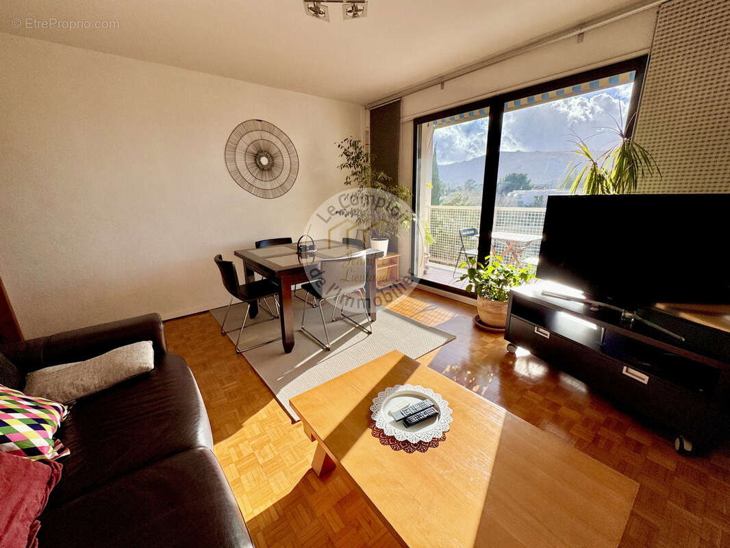 Appartement à MARSEILLE-9E
