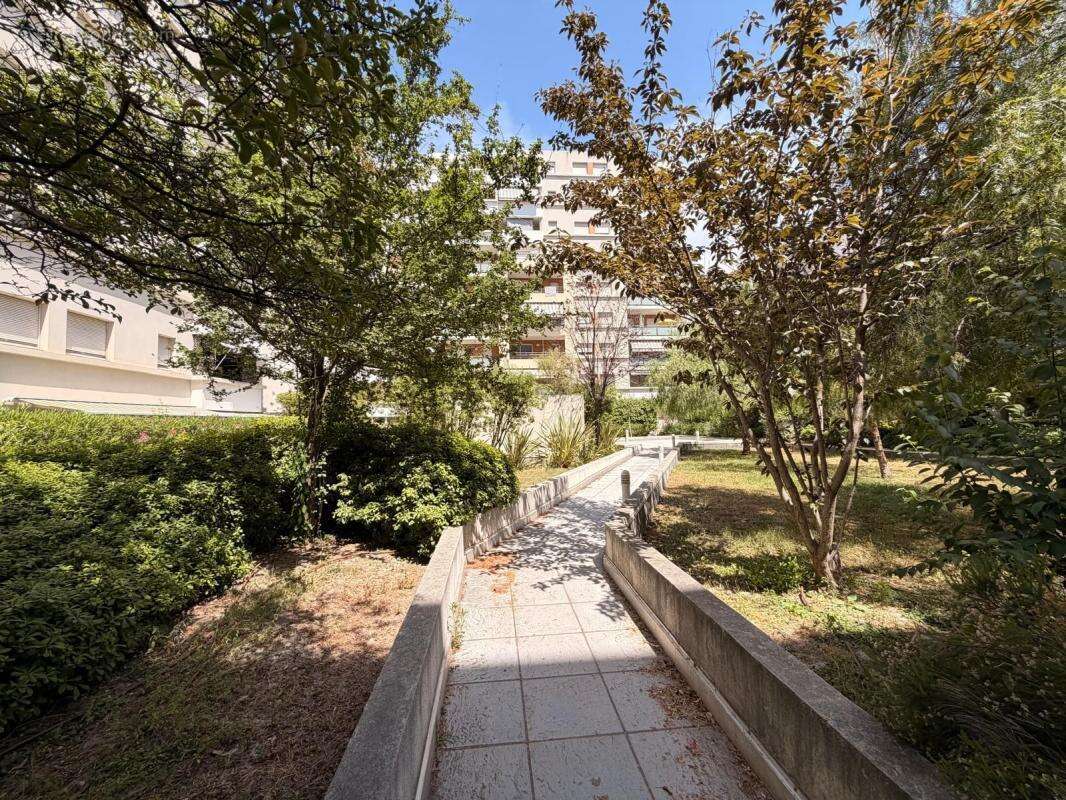Appartement à MARSEILLE-4E