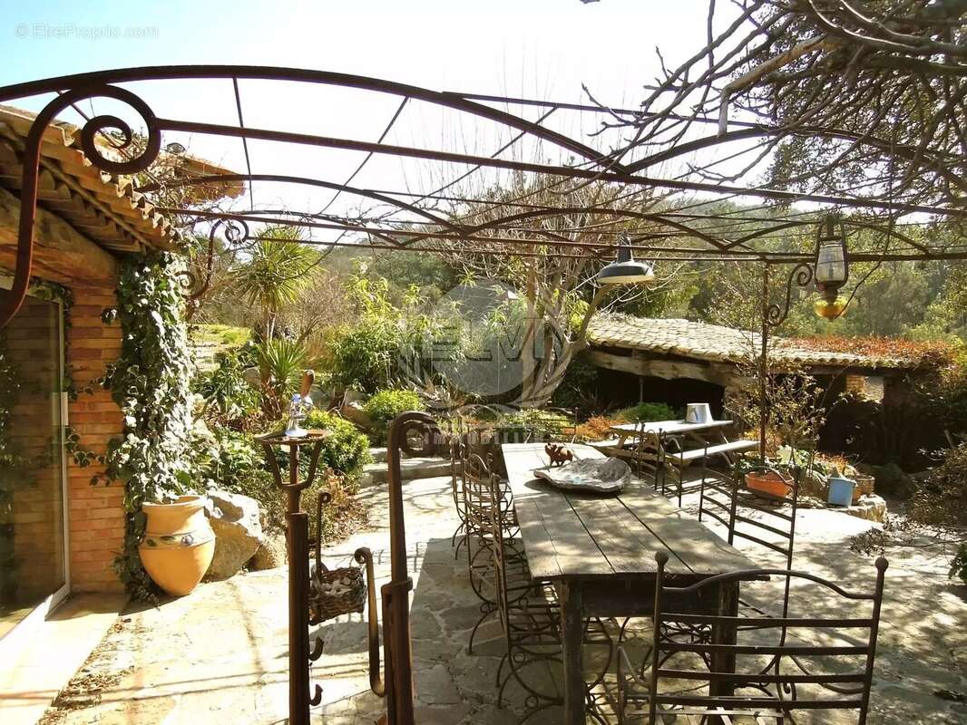 Maison à PLAN-DE-LA-TOUR