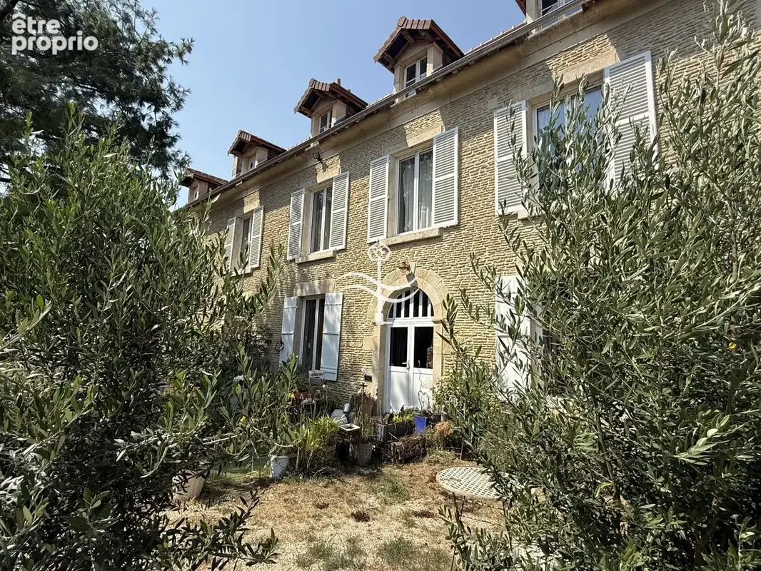 Maison à MORTEAUX-COULIBOEUF