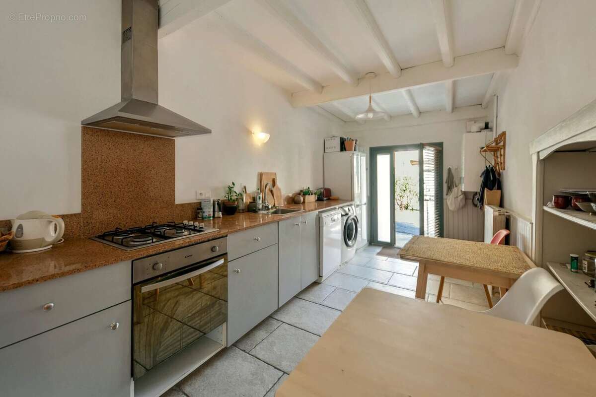 Maison à SAINT-QUENTIN-LA-POTERIE