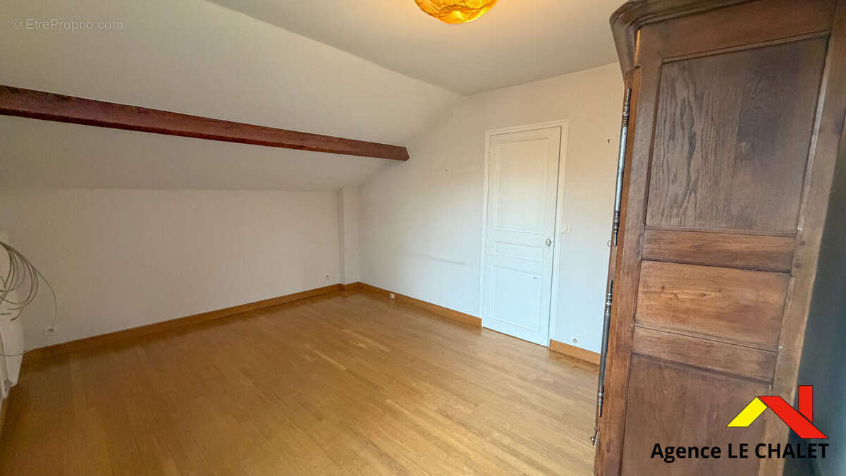 Maison à VILLENEUVE-LE-ROI