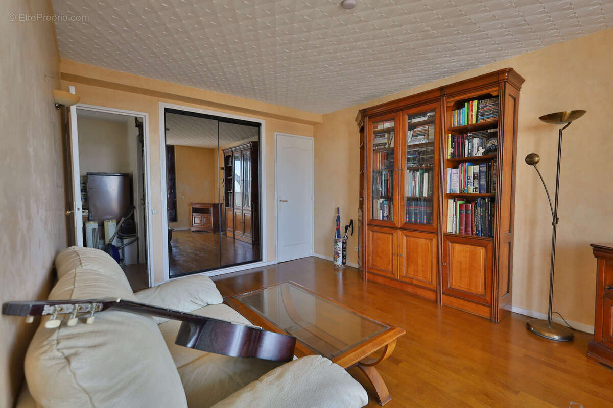 Appartement Type 2 - 43,90m2 habitables (loi carrez) - Balcon - Cave - photo 2