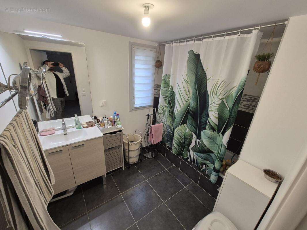 Appartement à CONTES