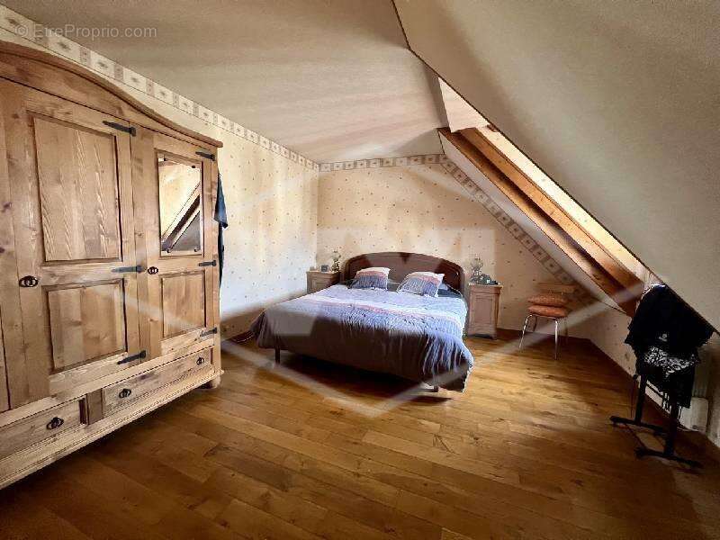 Maison à COMBS-LA-VILLE