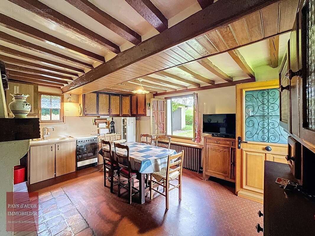 Maison à SAINT-PIERRE-SUR-DIVES