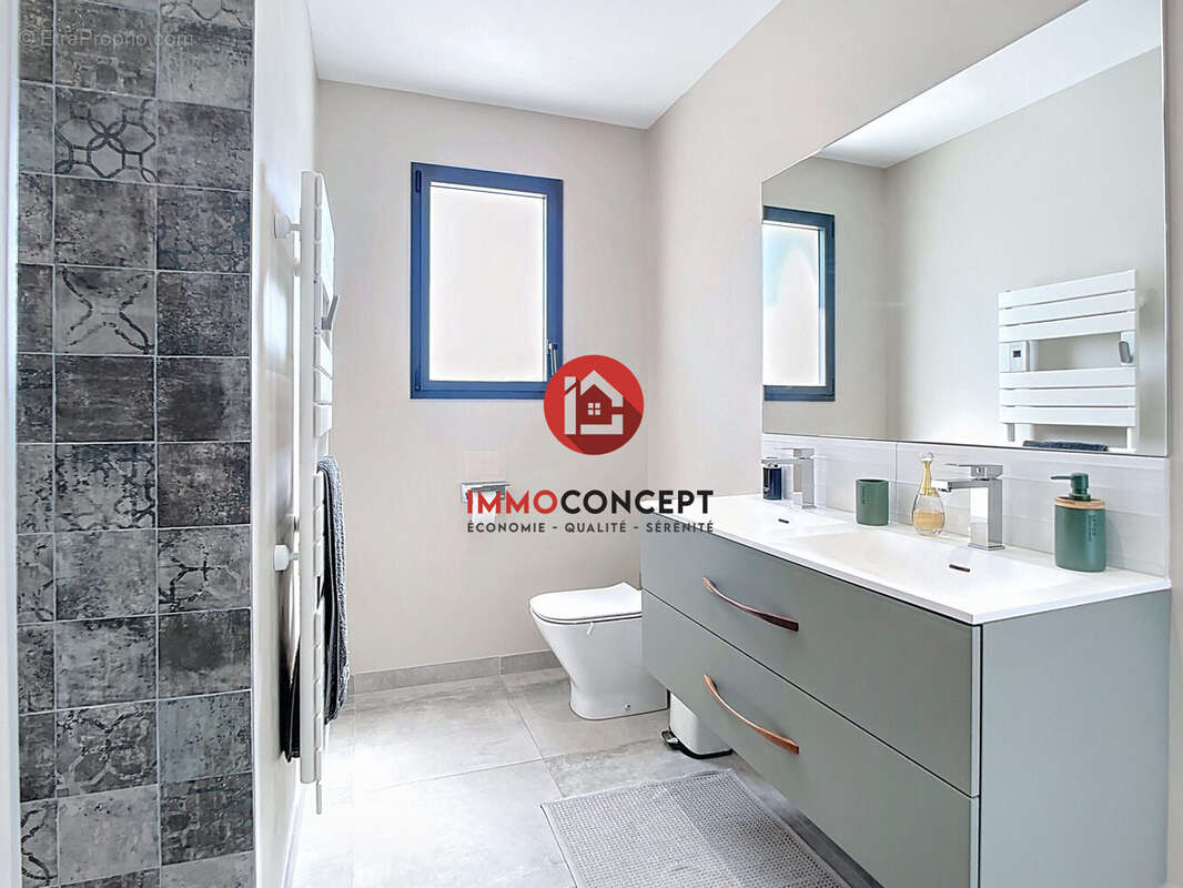 Salle d\&#039;eau chambre parentale - Maison à PUJAUT