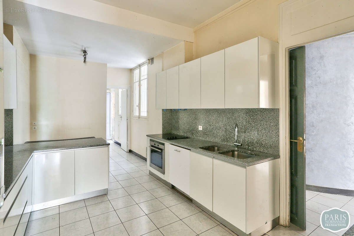 Appartement à NEUILLY-SUR-SEINE