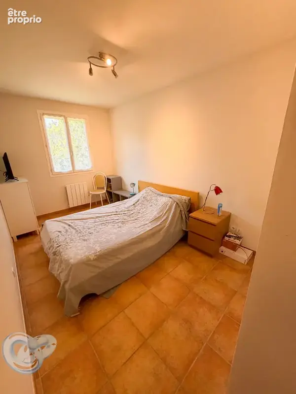 ST CHRISTOL - Maison de plain-pied de 86 m² habitables sur terrain de 930 m² avec garage attenant - - photo 11