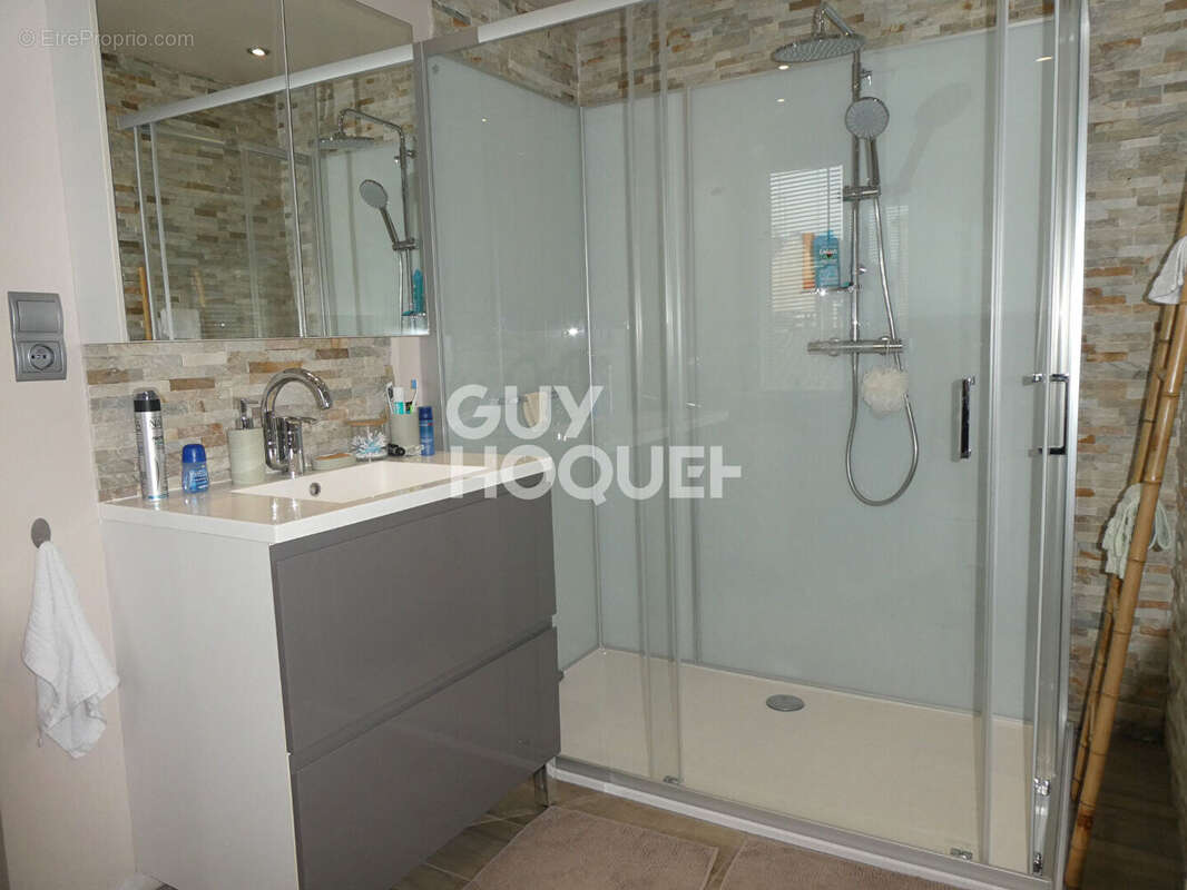 Maison à FLEURY-LA-VALLEE