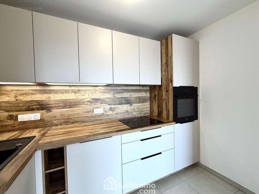 Cuisine équipée Schmidt - Appartement à BASTIA