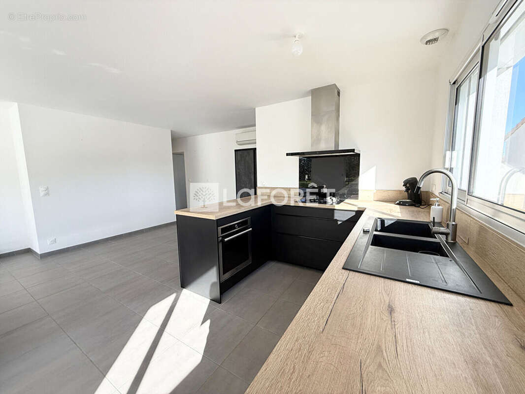 Maison à PUJOLS-SUR-CIRON