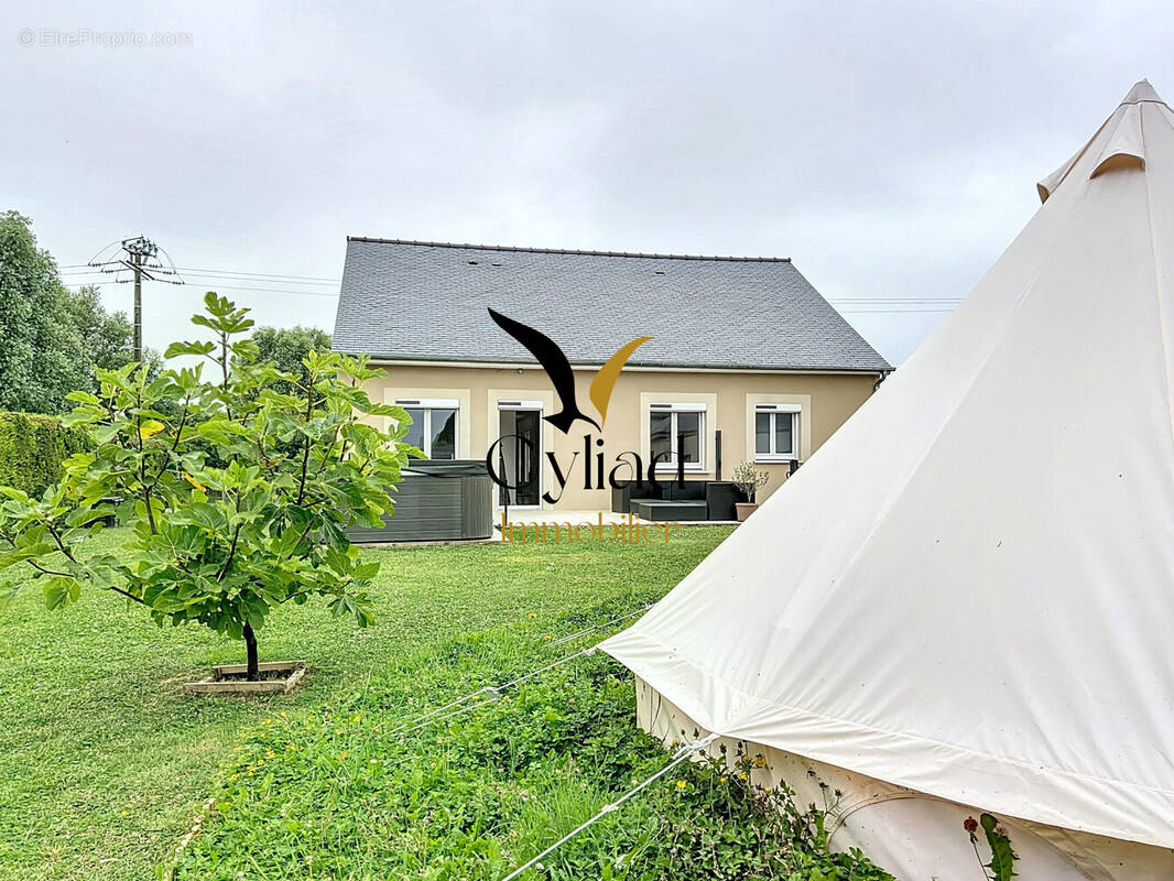 Maison à LE VIVIER-SUR-MER