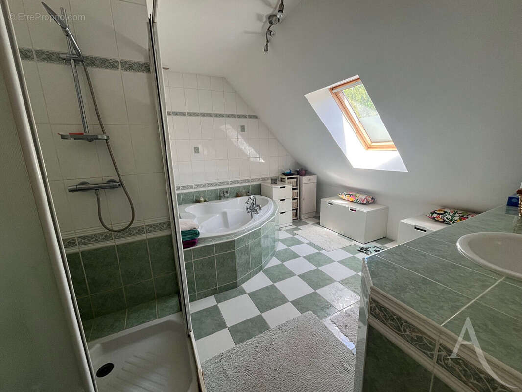 Maison à SAINT-MARTIN-LA-GARENNE