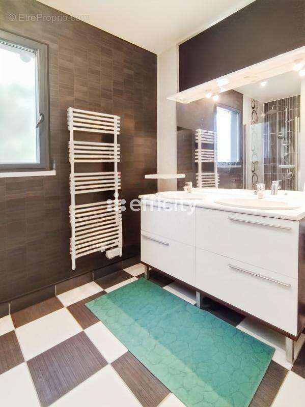 Maison 133 m² à Gemozac  - photo 12