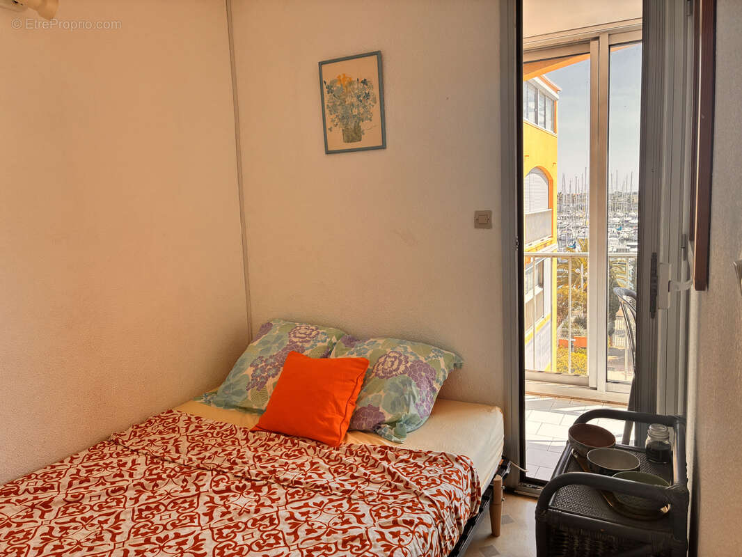 GRUISSAN - RIVE DROITE Appartement de type 2 avec loggia et place de parking privative - photo 11