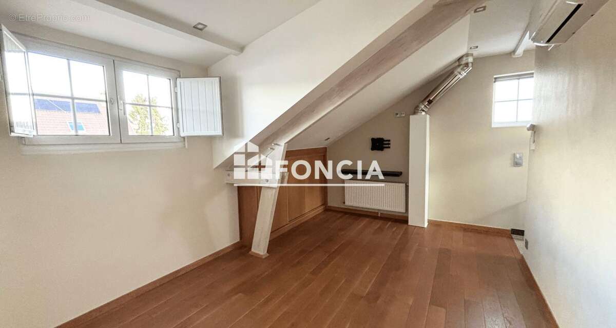 Maison à PARAY-VIEILLE-POSTE