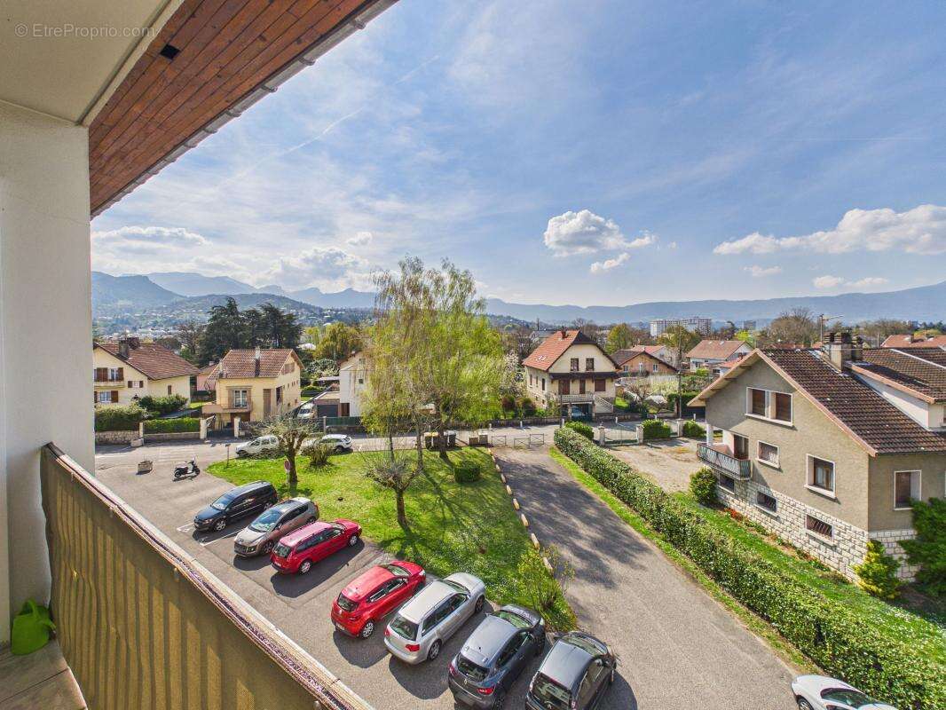 Appartement à BARBERAZ