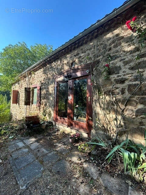 Propriété en Pierre 90m2 avec dépendances à VANOSC - photo 2