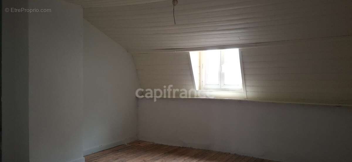 Maison à vendre 8 pièces ESTAIRES (59) - photo 12