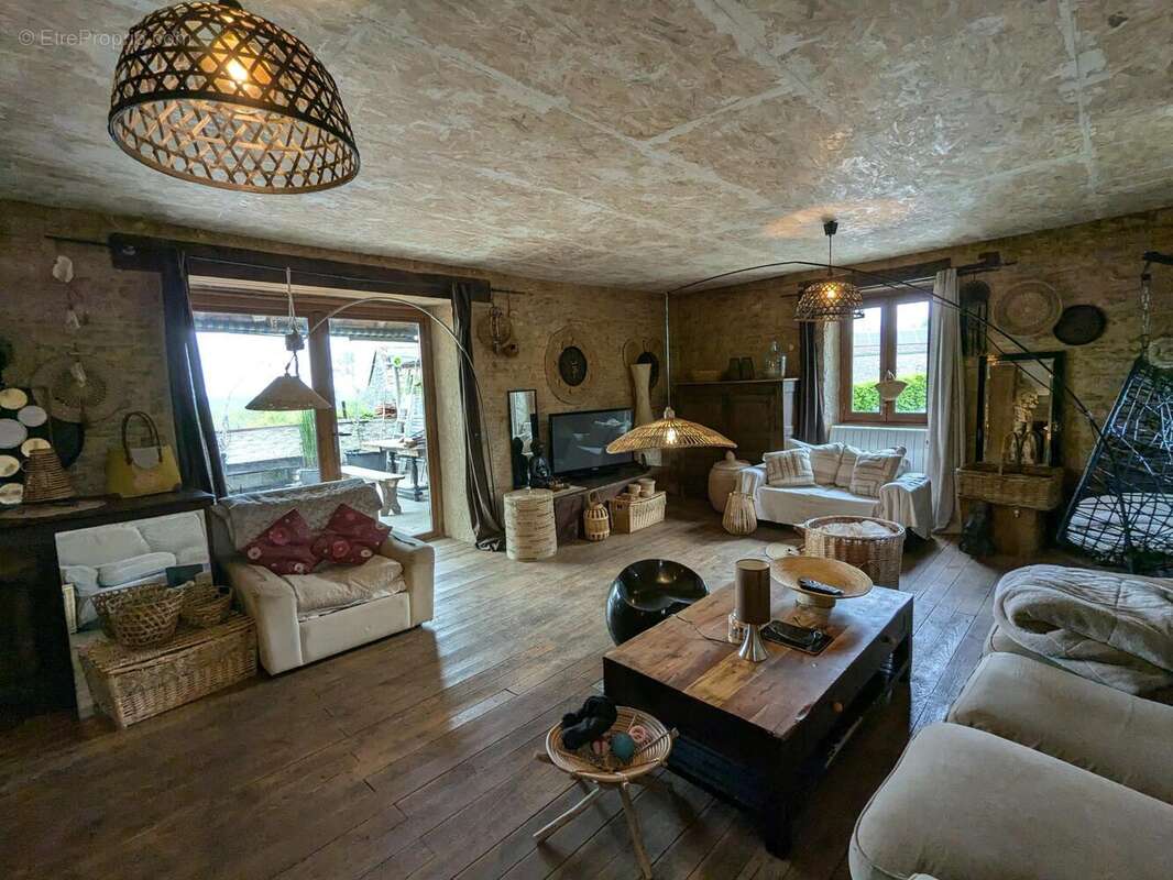 Maison 120 m² à Saint-Jean-De-Laur  - photo 6