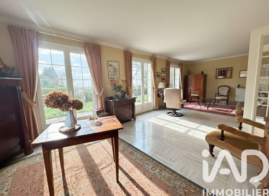 Photo 9 - Maison à LES CLAYES-SOUS-BOIS