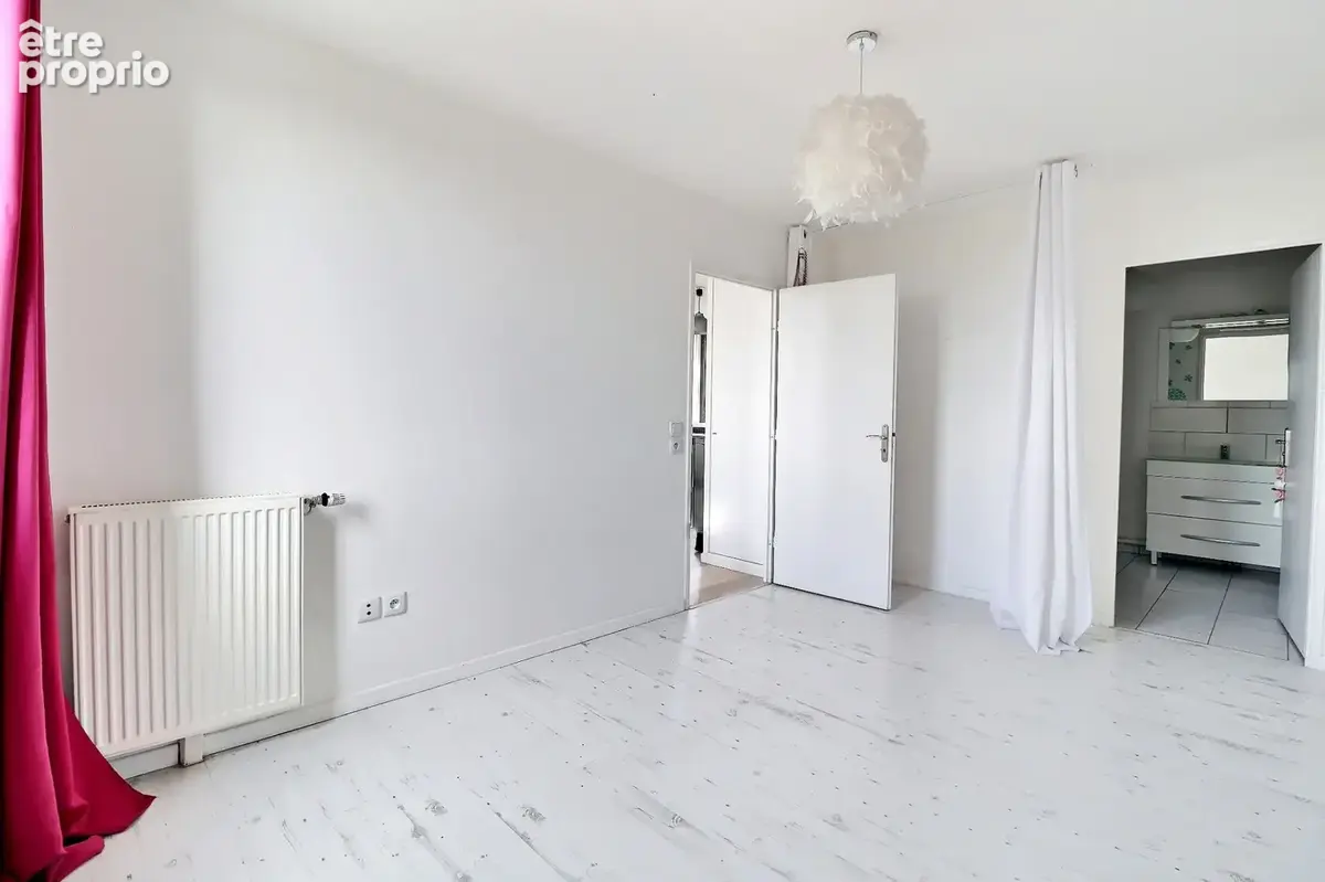 Appartement 2 pièces à vendre à Sainte-Geneviève-des-Bois – Dernier étage avec ascenseur – Résidence récente de 2015 - photo 5