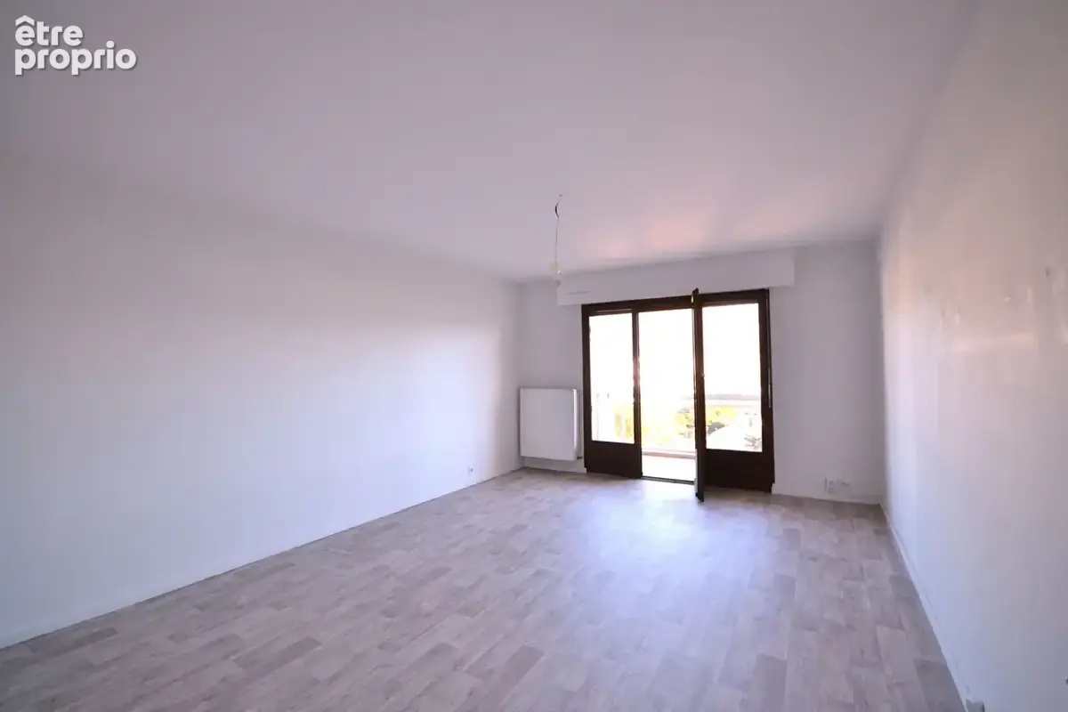 Annecy nord - quartier du fier - grand t2 au dernier étage avec 2 balcons et vue dégagée - photo 2