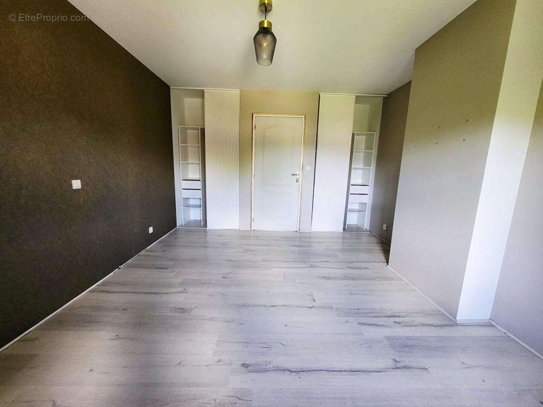Maison en pierre 6 pièces, jardin et piscine ! - photo 11