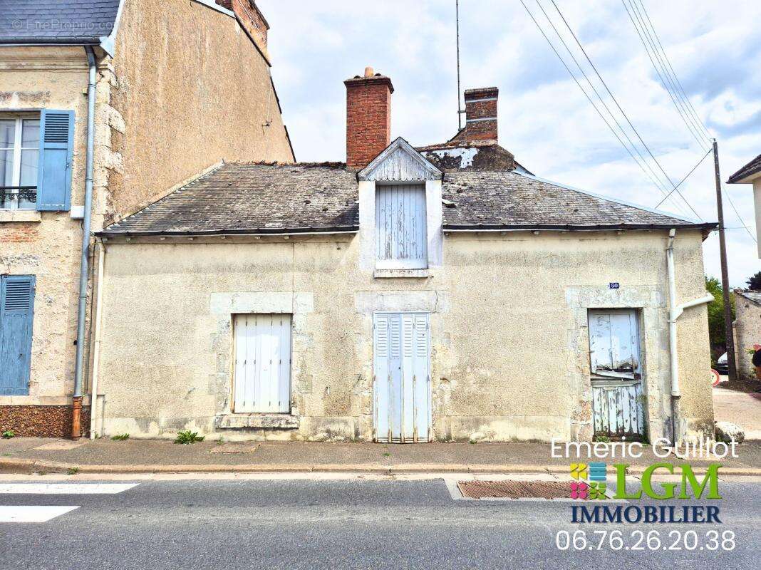 Maison de 74 m² à rénover entièrement – Garage – 50 mètres Commerces - Oucques la Nouvelle (41290) - photo 2