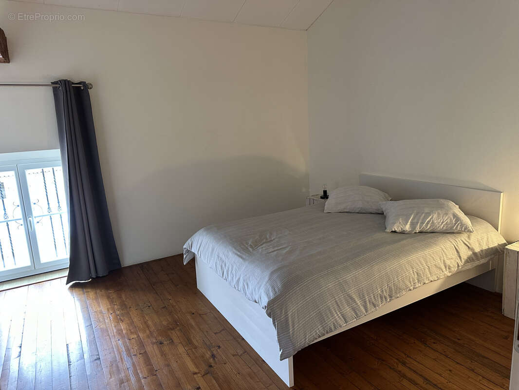 Propriété de caractère rénovée avec dépendances rénovées , Sigogne. - photo 26