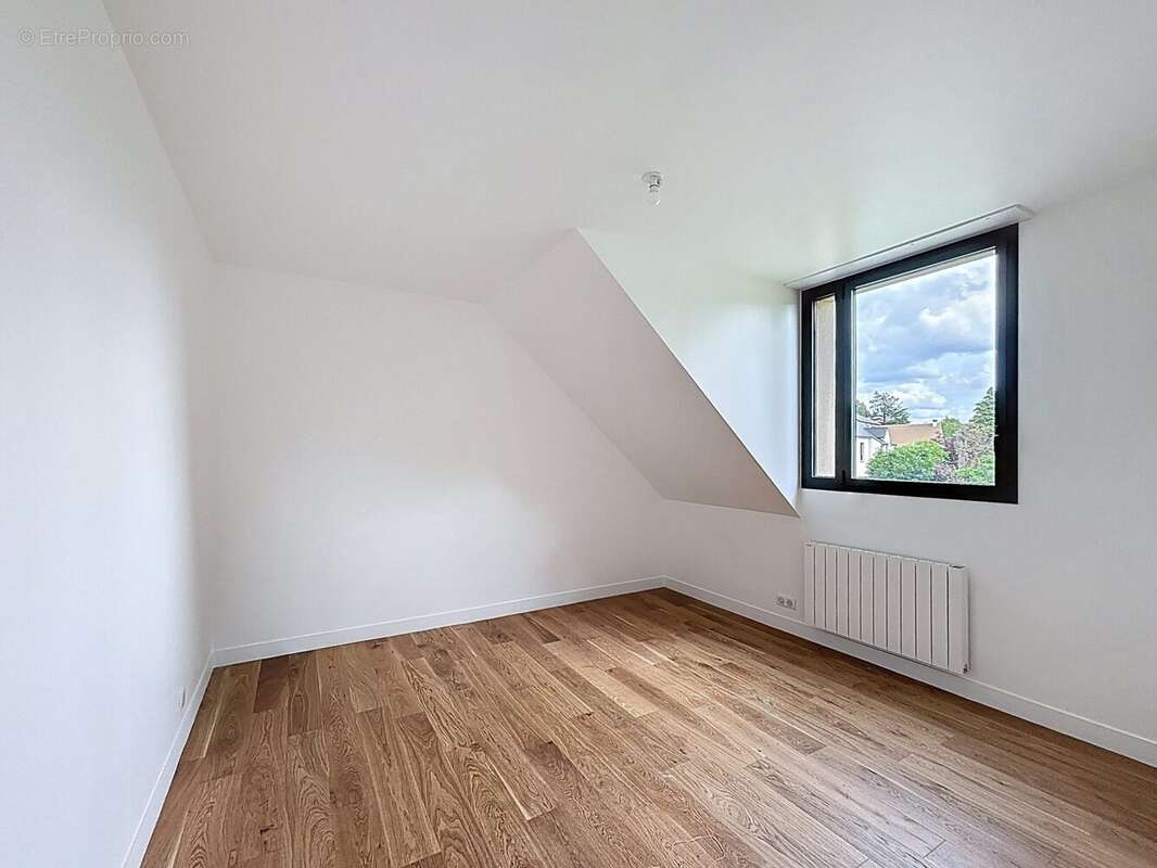 Maison à SAINT-REMY-LES-CHEVREUSE