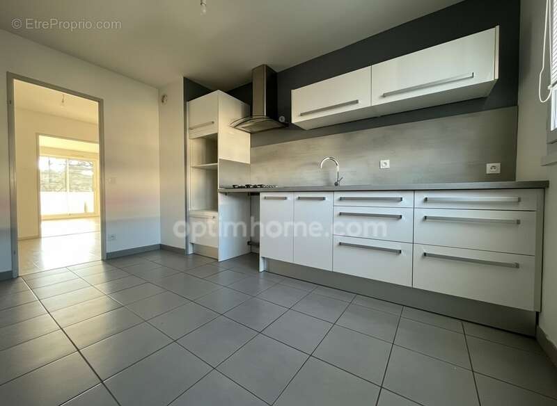Appartement à MEYZIEU